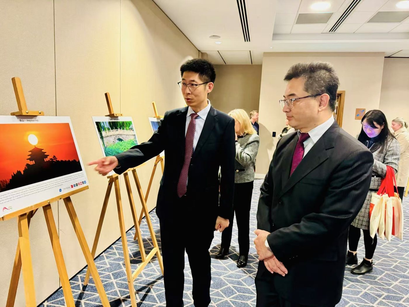 Explaining the Beijing destination exhibition during the Dublin event